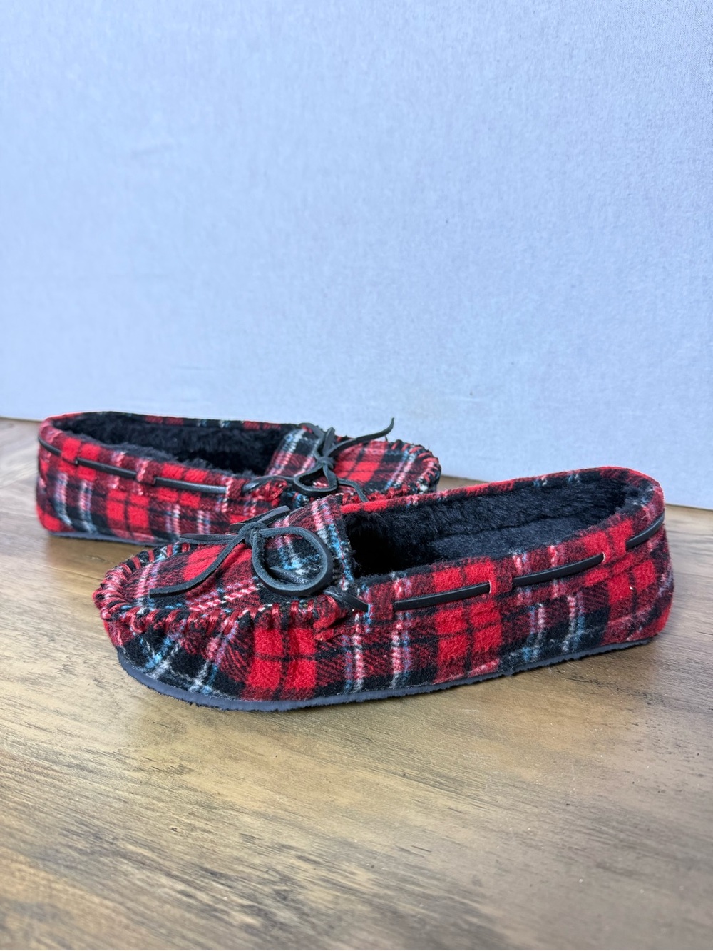 Minnetonka Women’s Plaid Cally Slippers - Red - Size 7